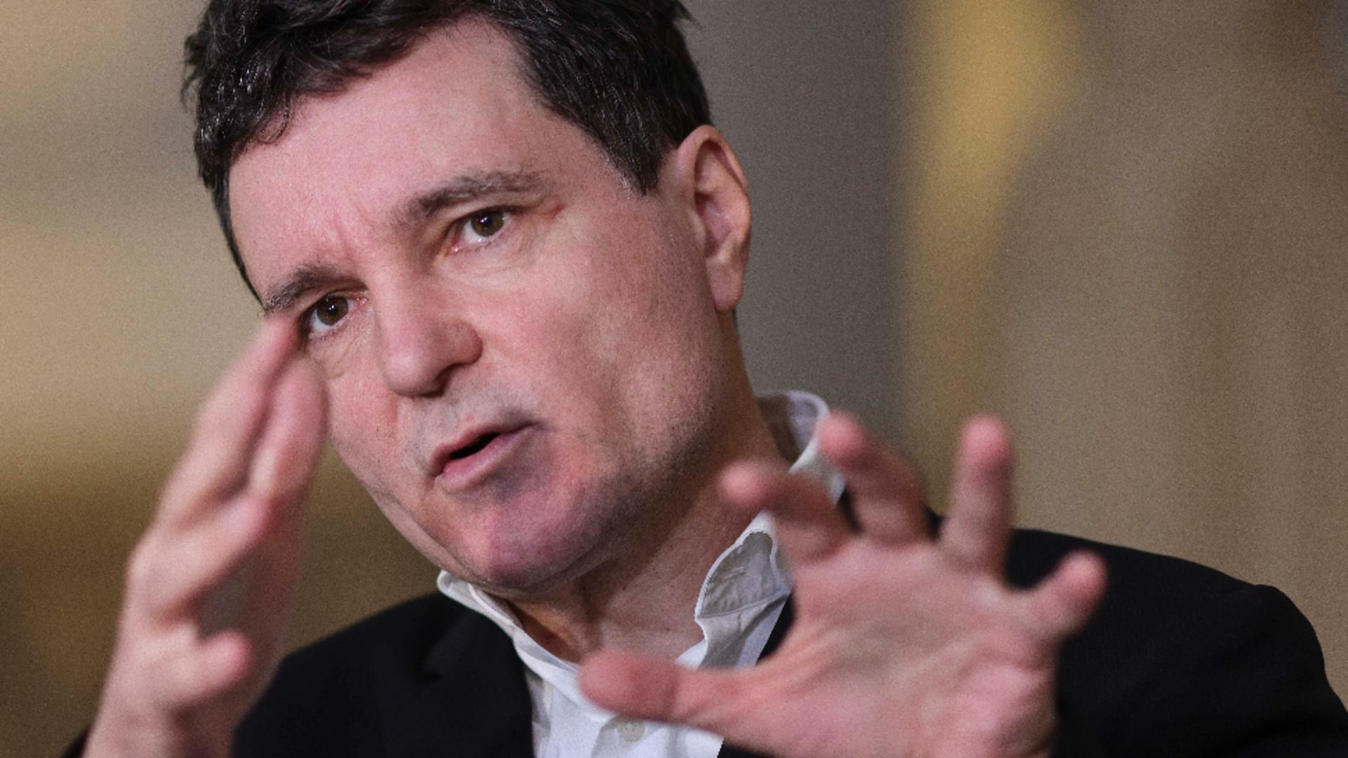 Afaceristi influenti investesc pentru Nicusor Dan