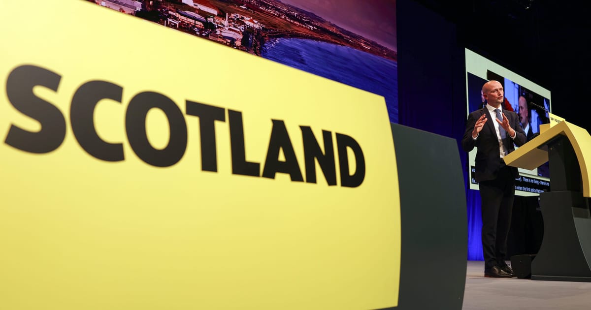 Razboinicii pro independenta ai Scotiei isi schimba incet opinia despre arme nucleare