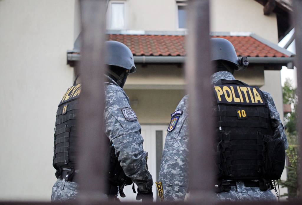 Indemnizatii si concedii medicale frauduloase sase arestatzi