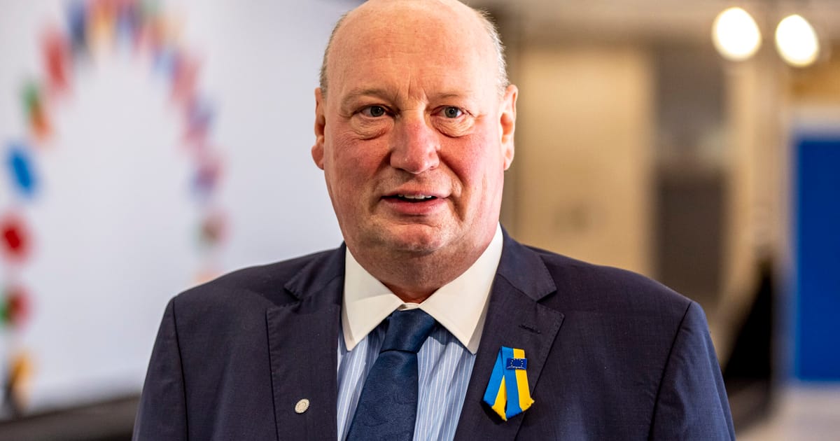 Oficial senior al Comisiei investigat pentru cadouri din Qatar