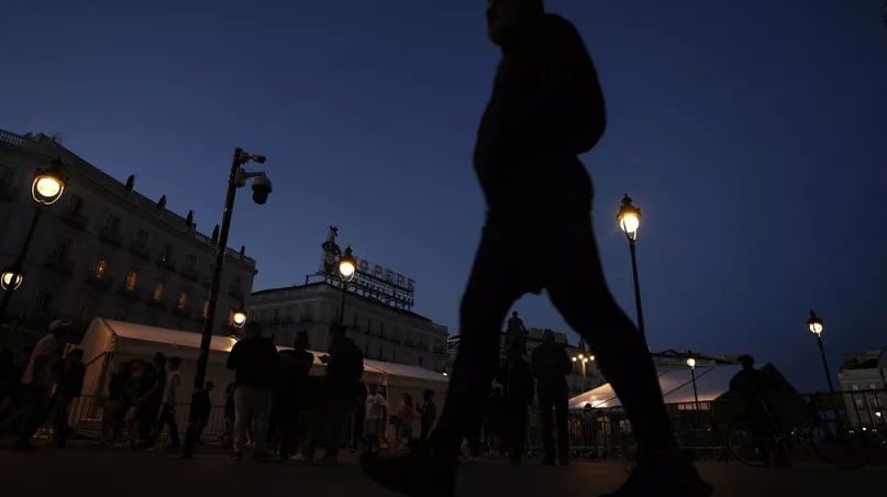 Politia investigheaza incendiul ce a provocat pana de curent la Cannes
