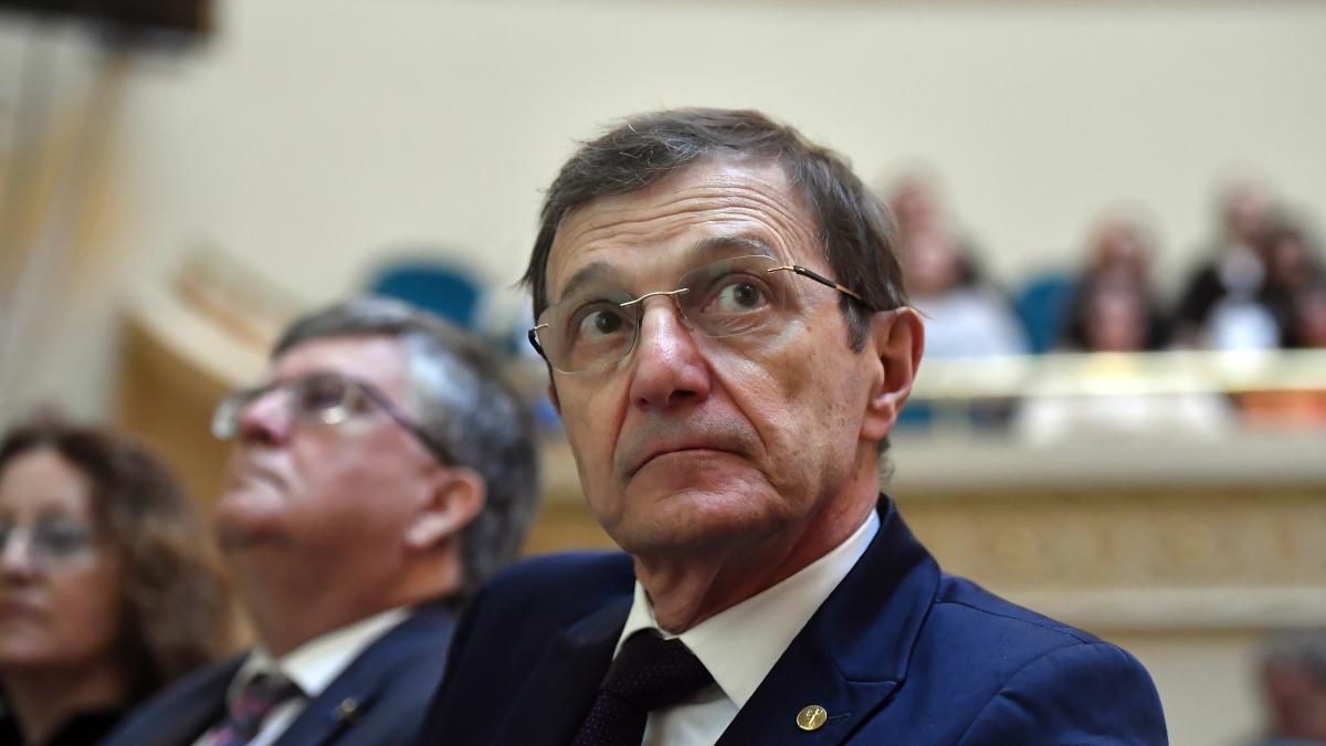 Presedintele Academiei Romane Este esential sa ramanem europeni