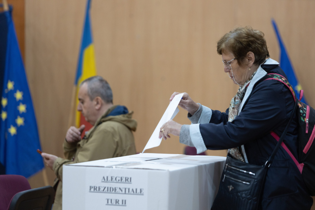 Rezultate alegeri prezidentiale Bucuresti Nicusor Dan castiga in toate sectoarele