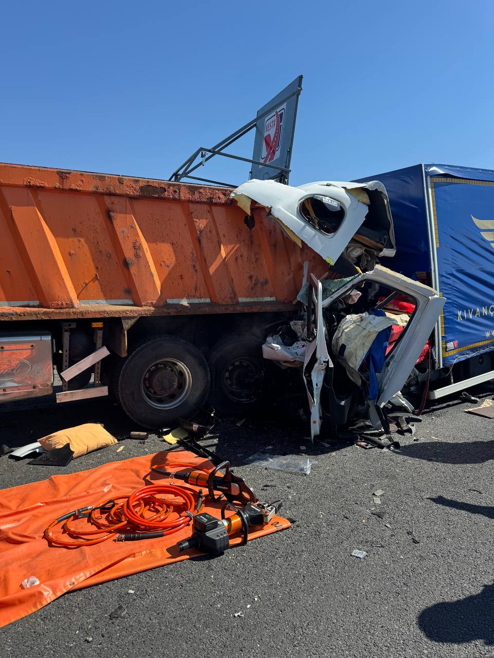 Timis Sofer de autoutilitaria implicat intr un accident