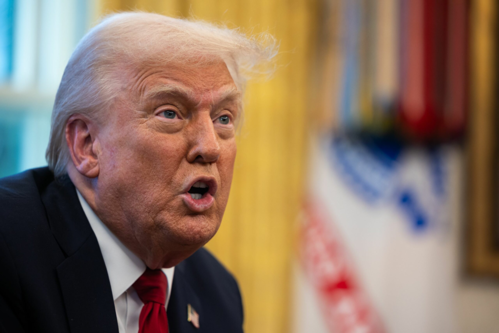 Trump a atacat presedintele sud african pentru genocid