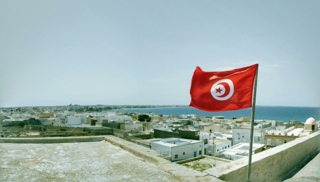 Tunisia renunta la contractele temporare pentru angajati
