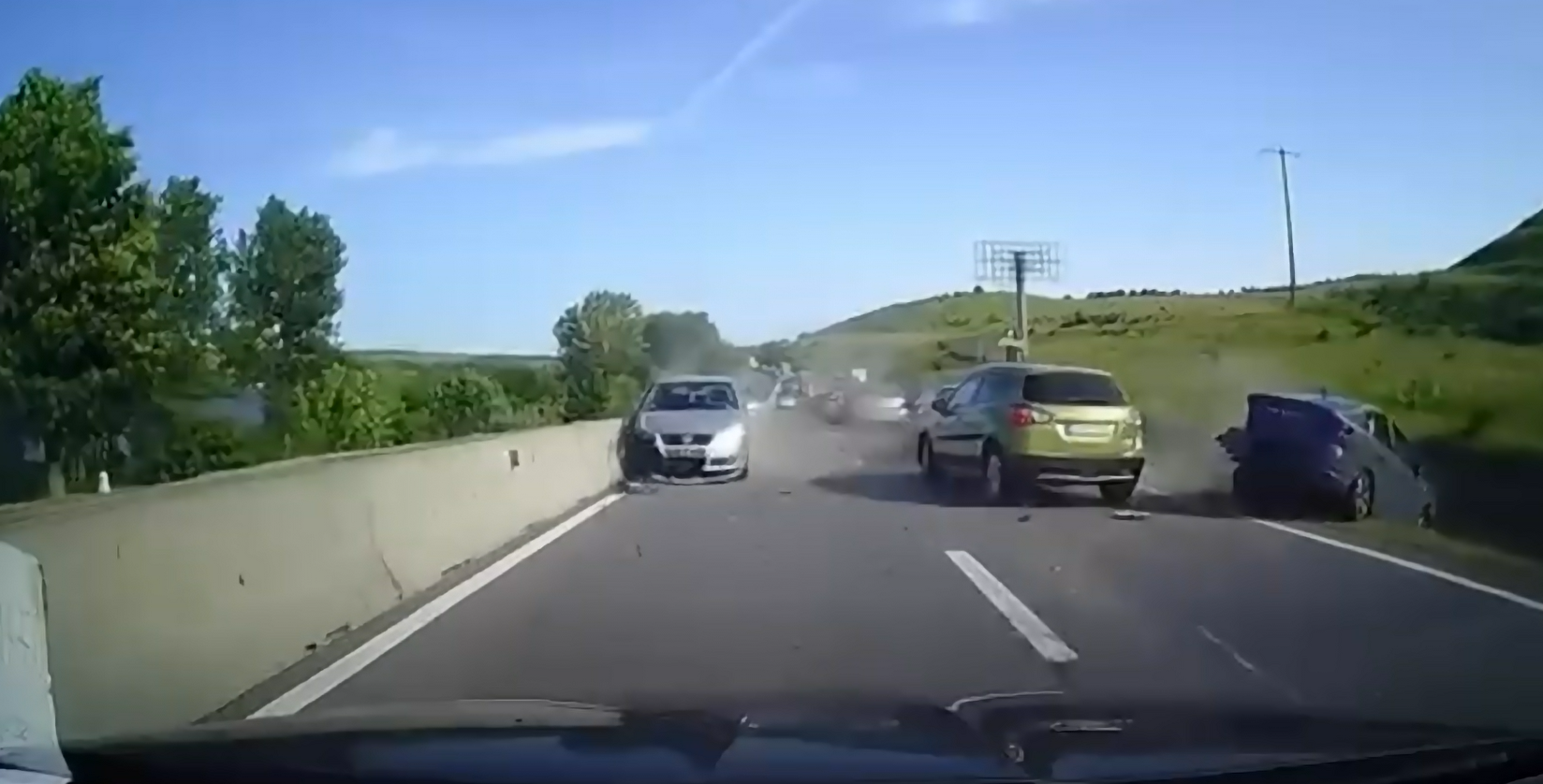 Accident filmat LIVE la Tureni Cluj Suferita distrata intra in colona