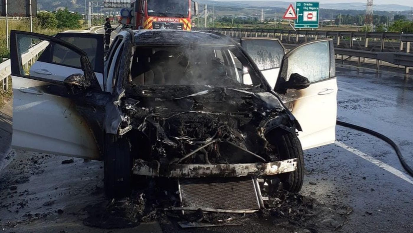 Autoturism ars pe A3 Cluj sofer salvat miraculos