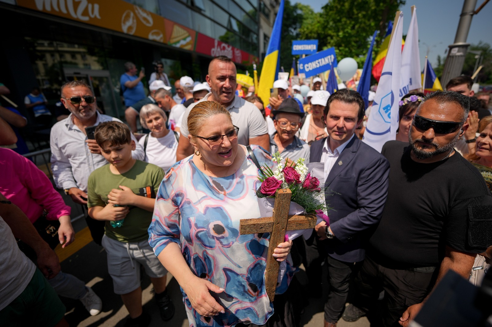 Bucuresti Doua marsuri ideologice intr o zi simbolica