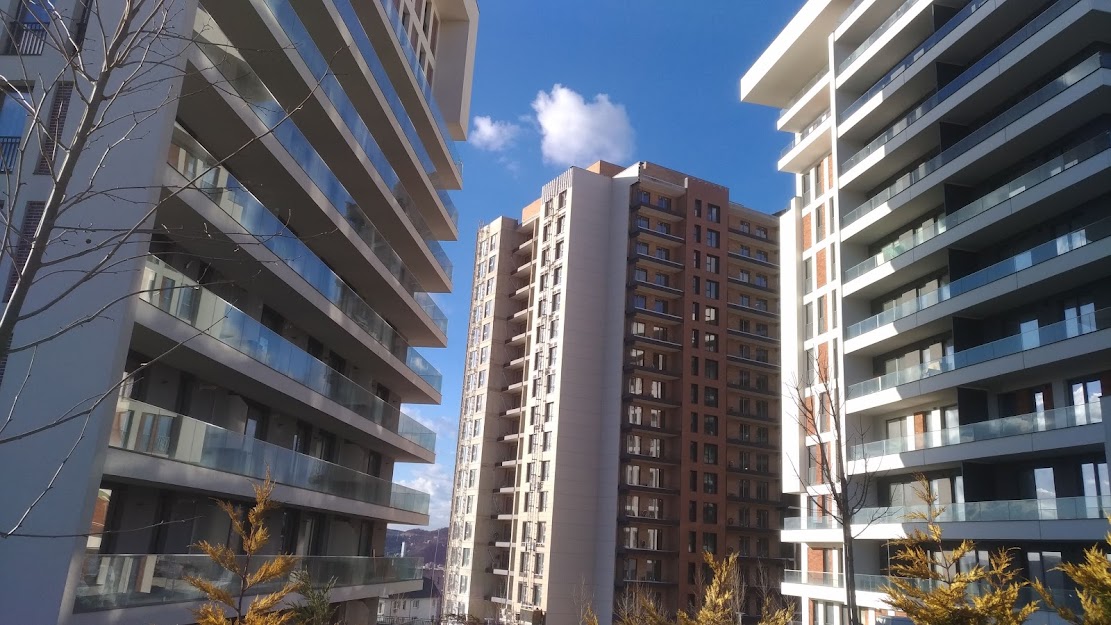 Cluj Napoca preturi mari si vanzari lente la apartamente