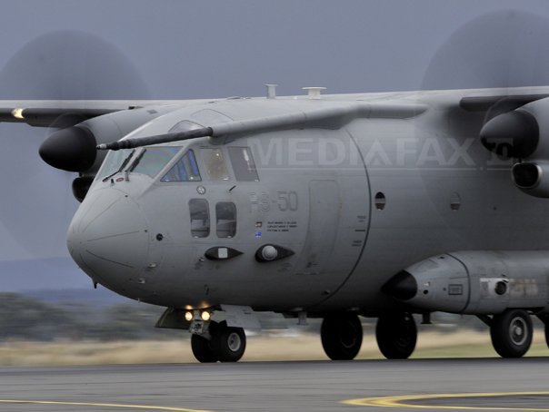 MApN 35 romani repatriati din Israel cu avionul militar