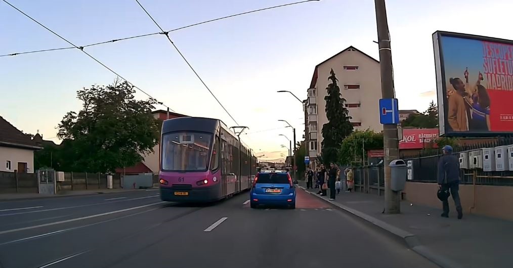 Sofer iresponsabil in Cluj nu a acordat prioritate tramvaiului