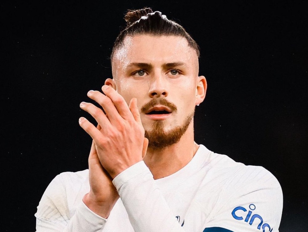 Tottenham se desparte definitiv de Radu Dragusin