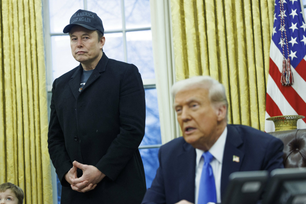 Trump critica directa la Musk Sunt dezamagit