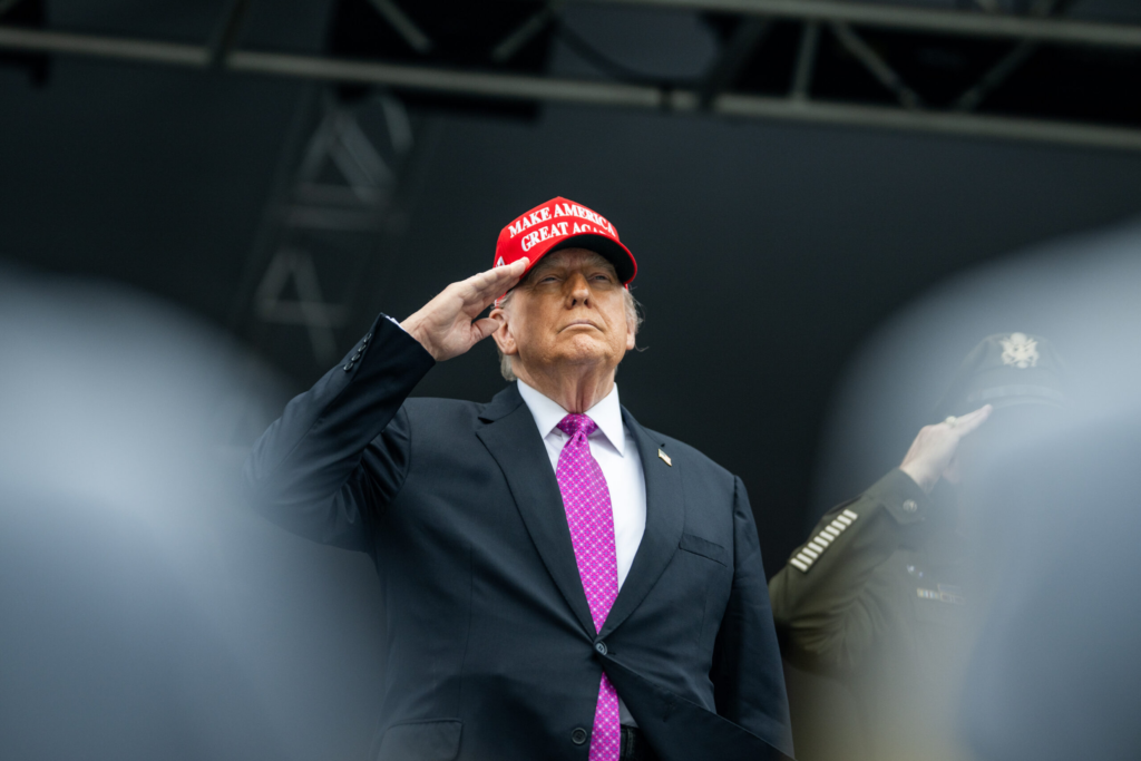 Trump pastreaza un american la conducerea NATO