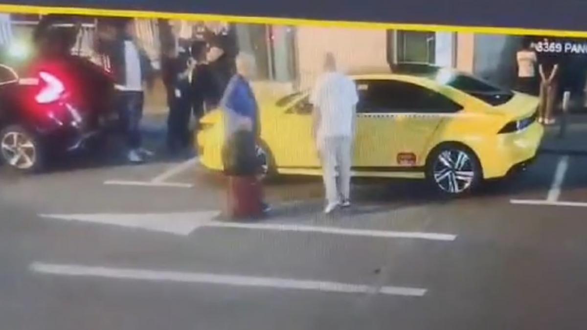 Ciolos apara soferul de taxi refuzat de aeroport