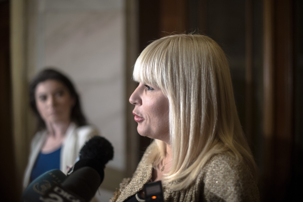 Elena Udrea a fost internata la spital din motive medicale