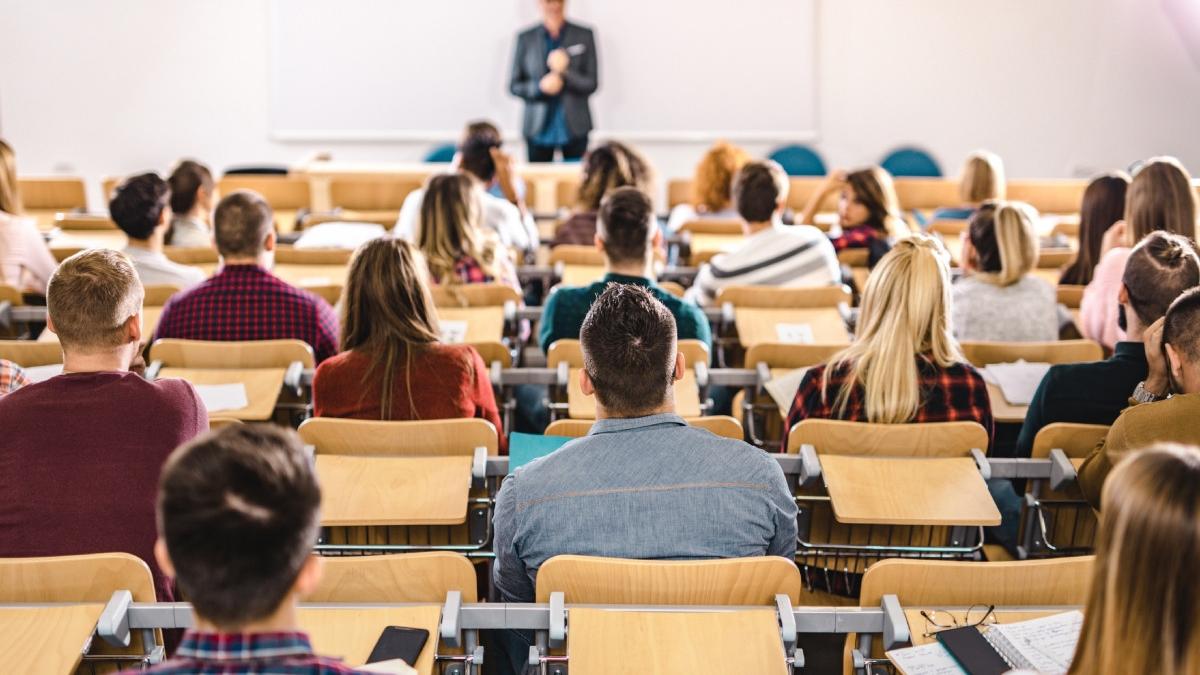 Guvernul a aprobat bursele anuale pentru studii
