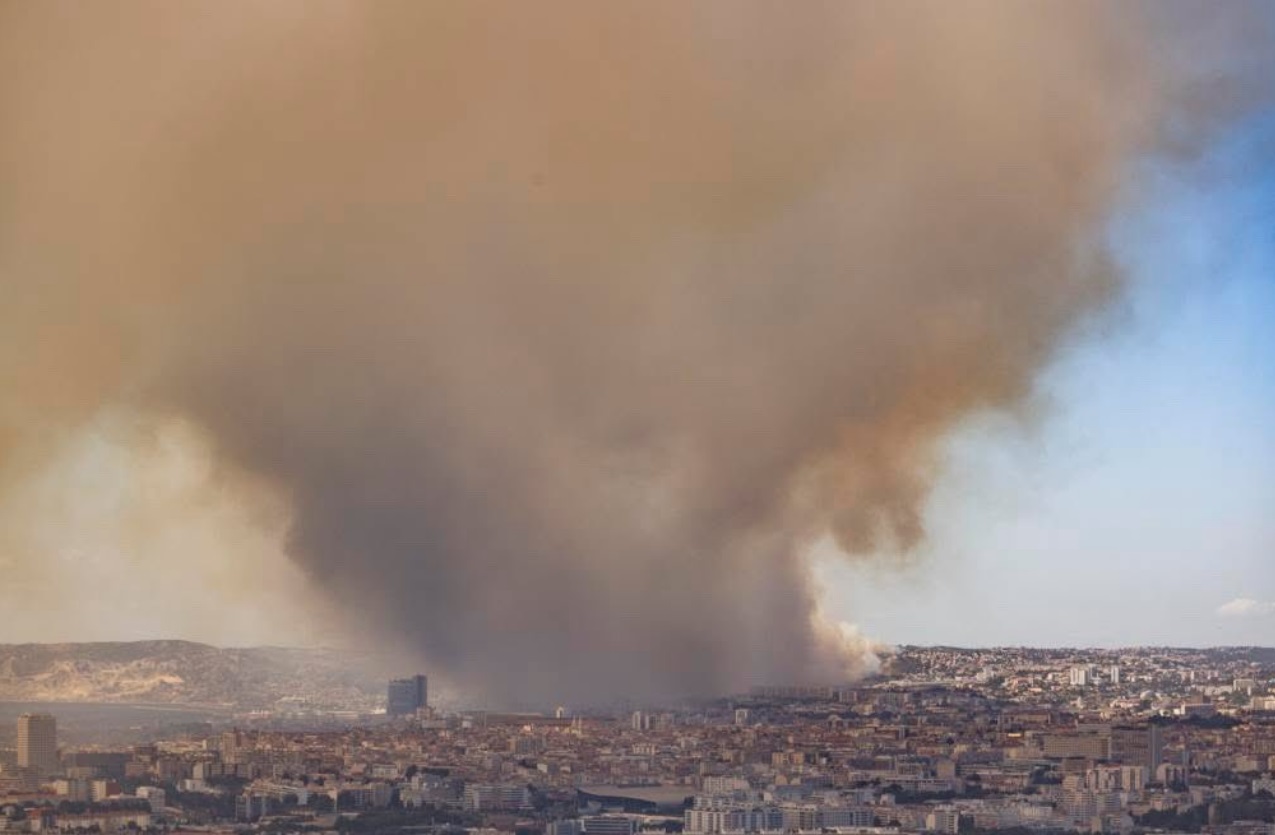 Incendiile de vegetatie din Marsilia 100 de raniti