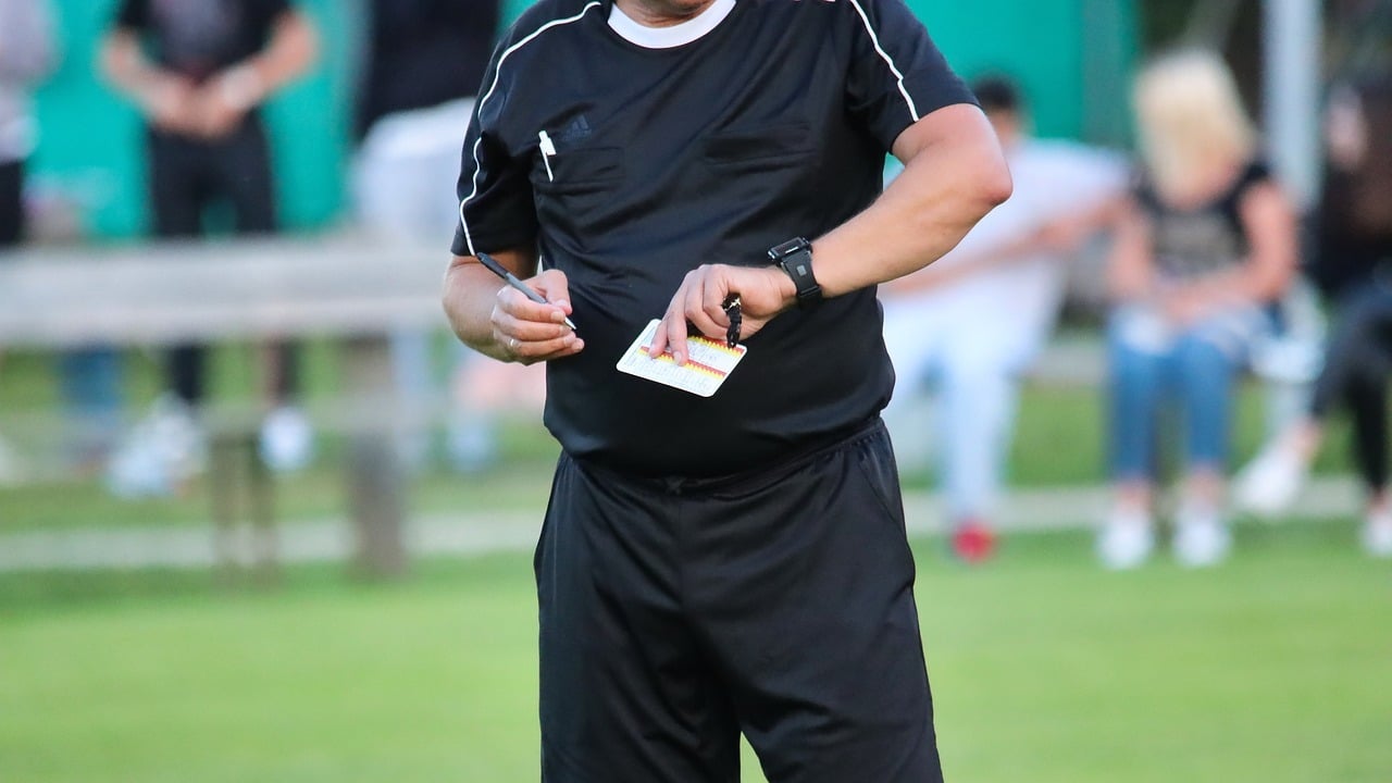 Prea grosi pentru teste Trei arbitri din Superliga au picat