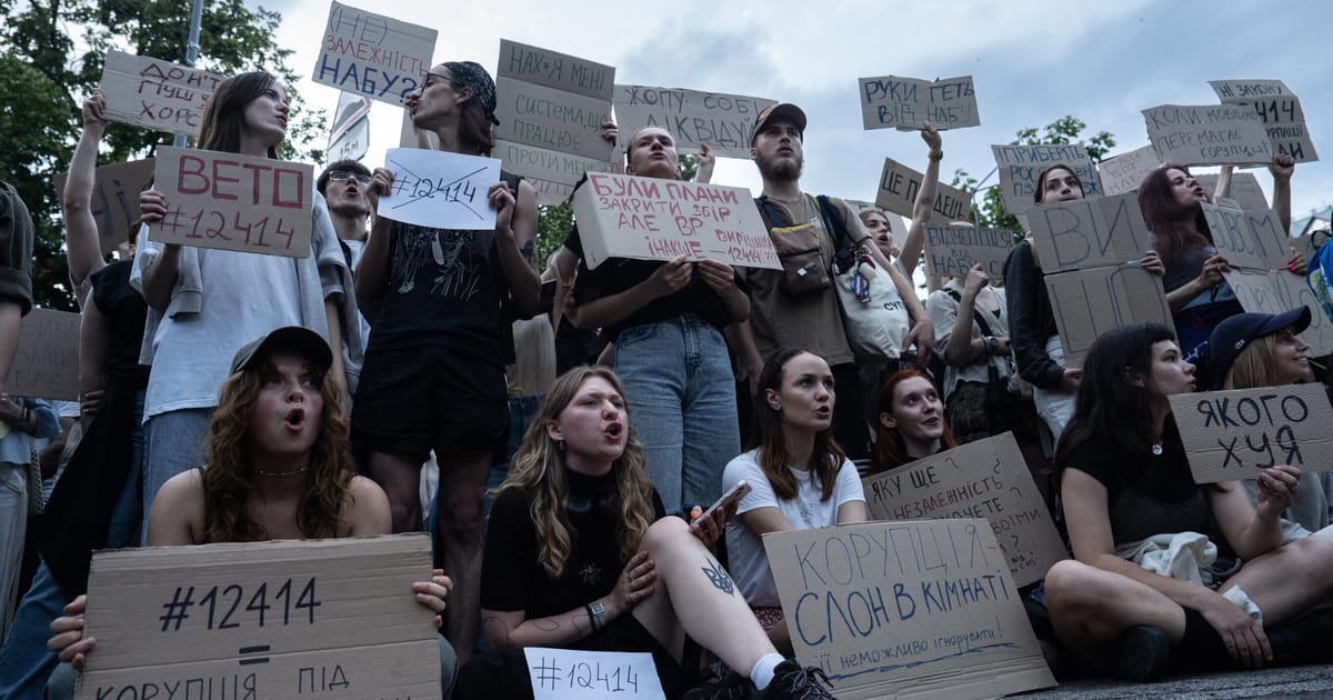 Protestele din Ucraina cresc pe masura ce Zelenskyy propune o noua lege