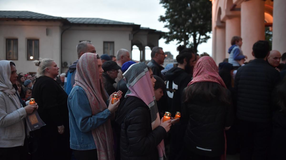 Sondaj INSCOP Votantii AUR sunt religiosi PNL merge la biserica