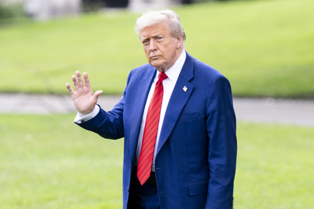 Trump va vizita centrul de detinere Alligator Alcatraz