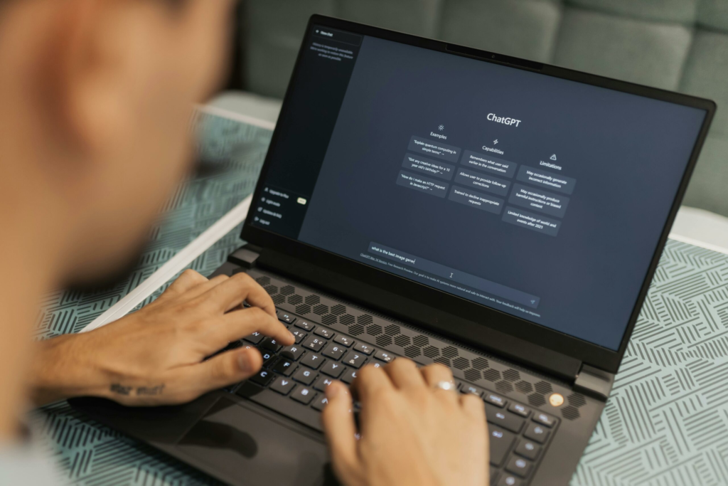 Un studiu MIT atentioneaza asupra utilizarii pasive a ChatGPT