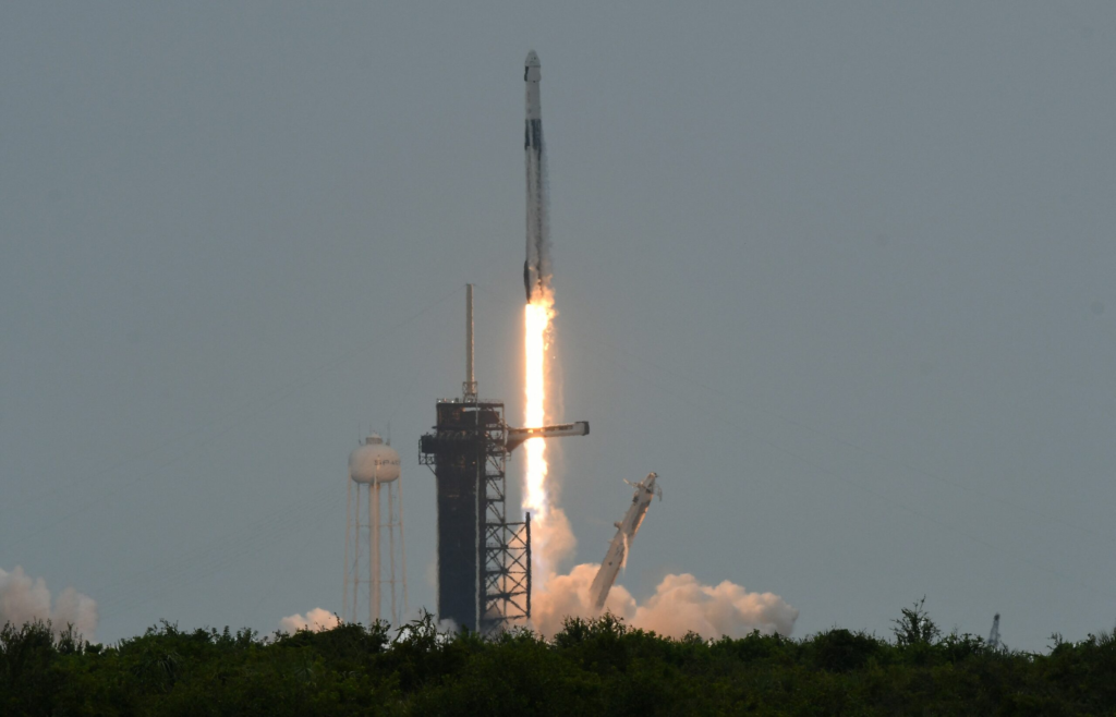 Astronautii SpaceX au plecat spre Statia Spatiala