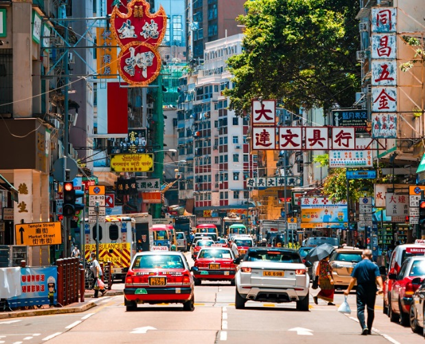 Autoritatile din Hong Kong ii anuleaza pasapoartele 16 activisti