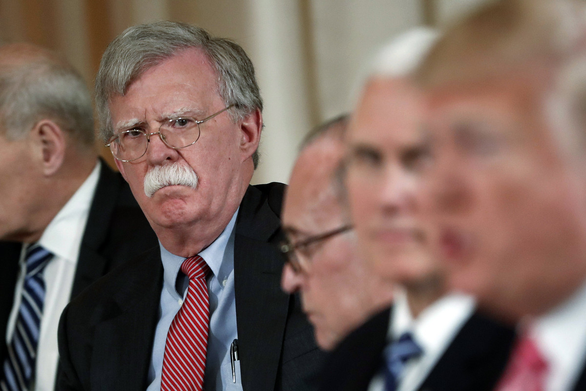 FBI perchezitioneaza casa fostului consilier Bolton