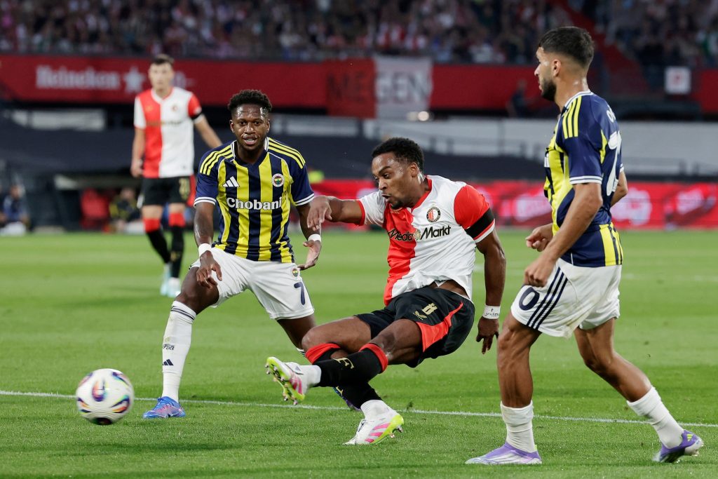 Liga Campionilor Steaua Rosie Benfica si FC Bruges au invins in deplasare