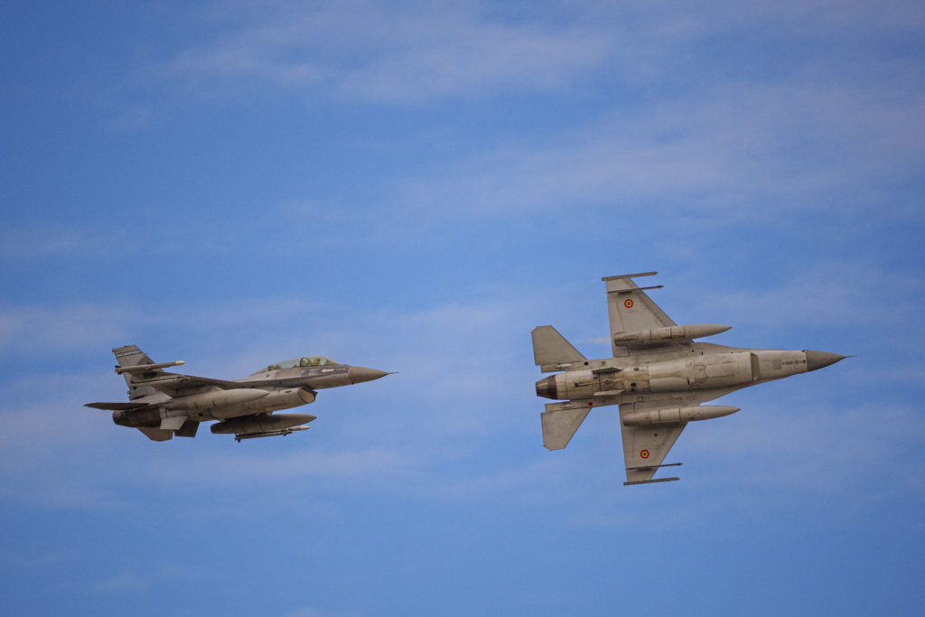 Polonia semneaza contract de 3 8 miliarde dolari pentru F 16