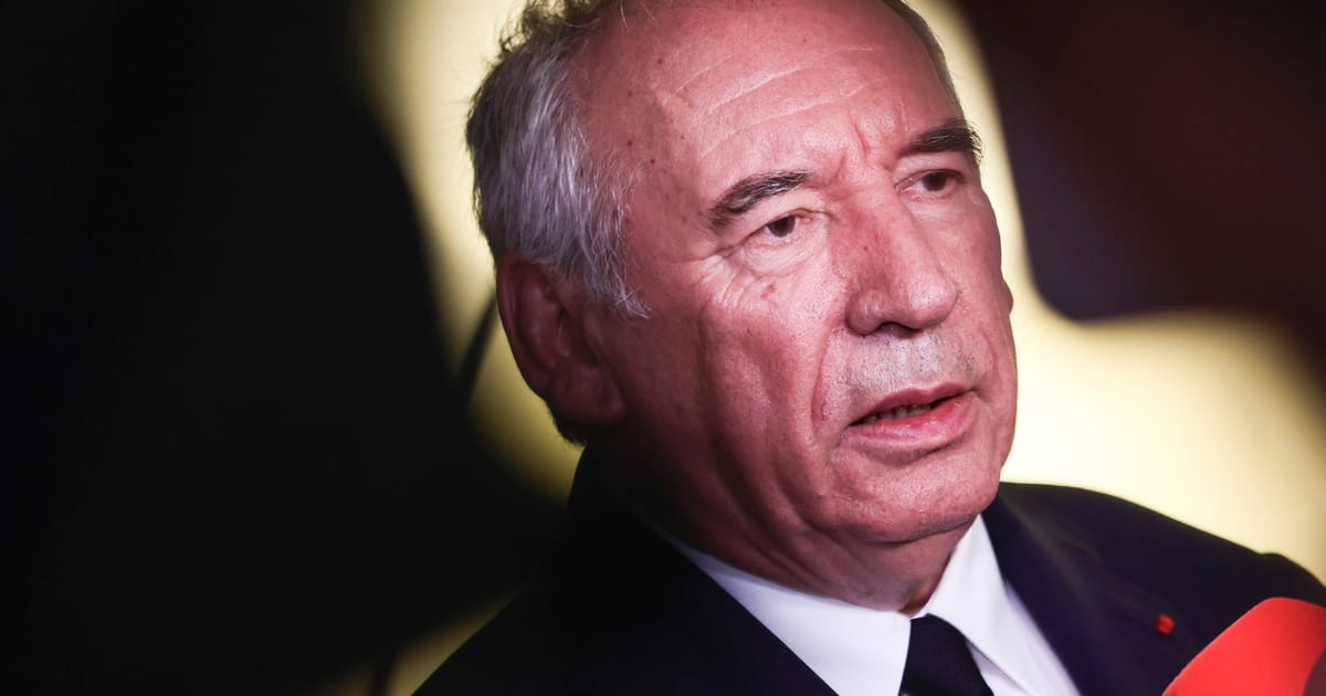 Premierul Frantei intra pe YouTube pentru reduceri bugetare