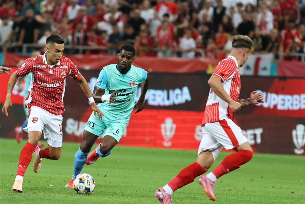 Superliga Dinamo si UTA au incheiat la egalitate