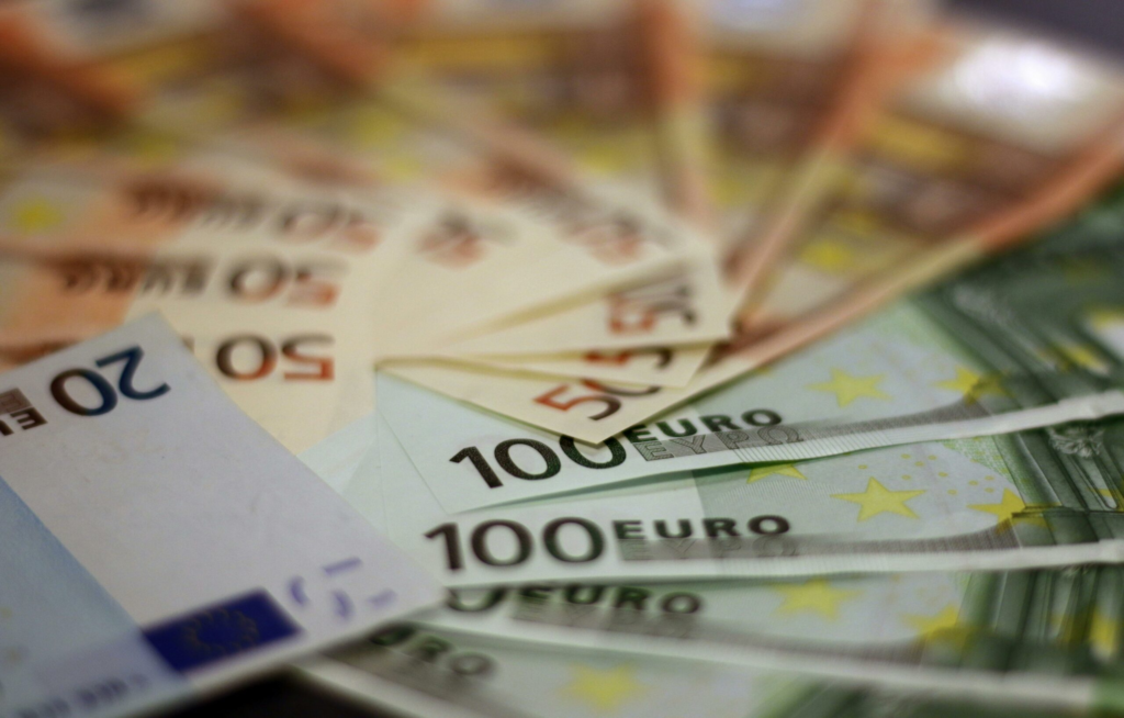 UE ofera 1 5 miliarde euro din active ruseti inghetate