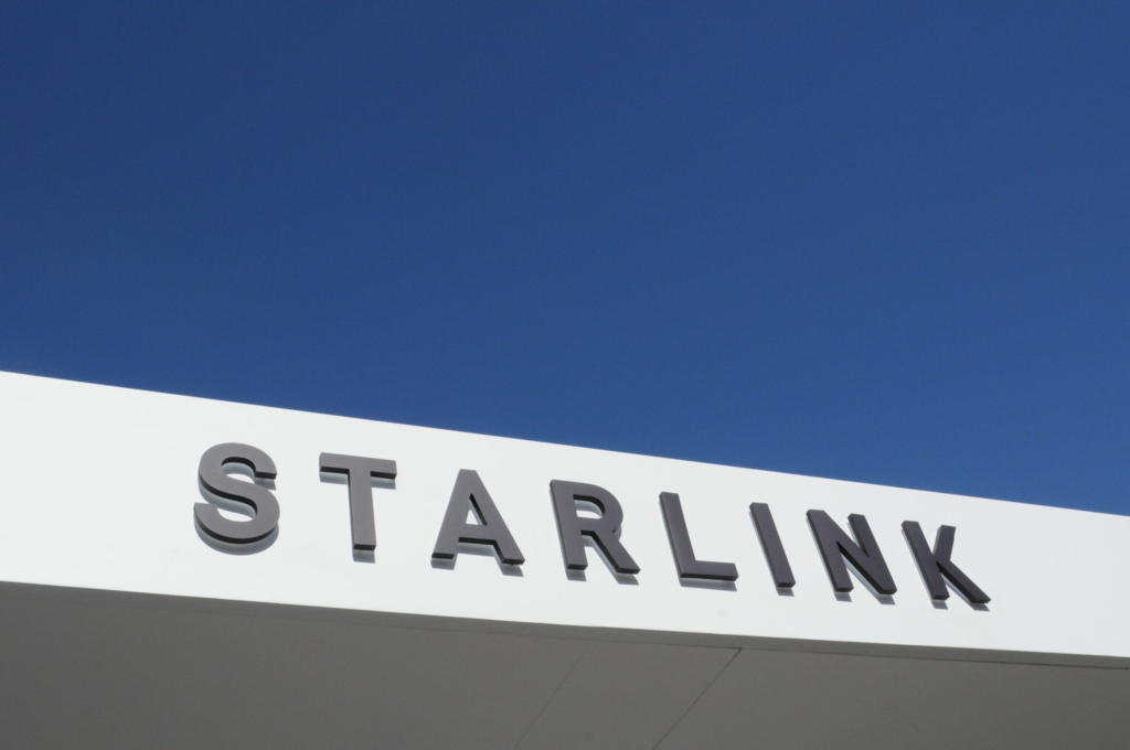 Un raport afirma ca USAID nu a monitorizat terminalele Starlink in Ucraina