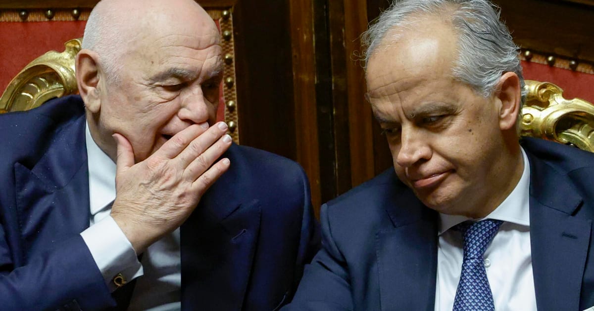 3 oficiali guvernamentali italieni acuzati de ajutor in evaziune