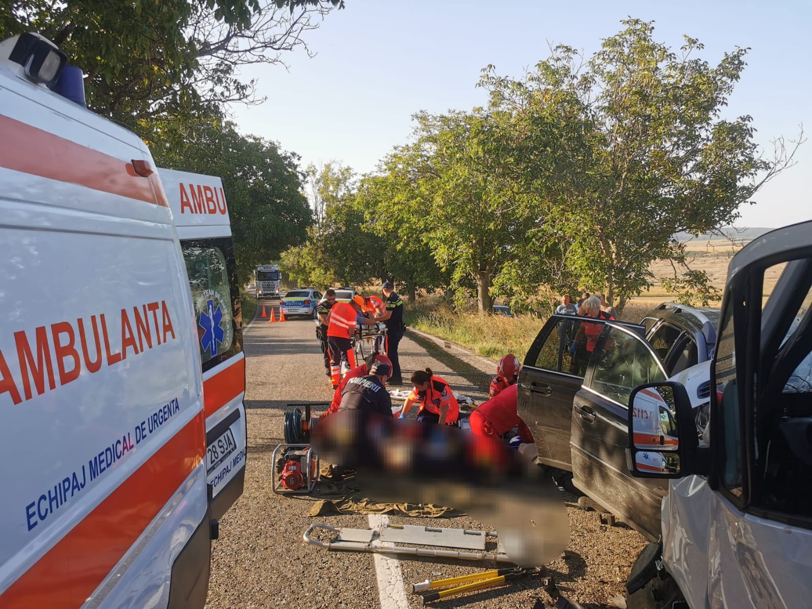 Accident grav in Botosani 21 de persoane implicate 3 in stop