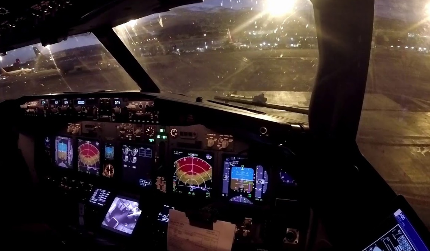 Alert de incendiu pe zborul Qantas din Sydney