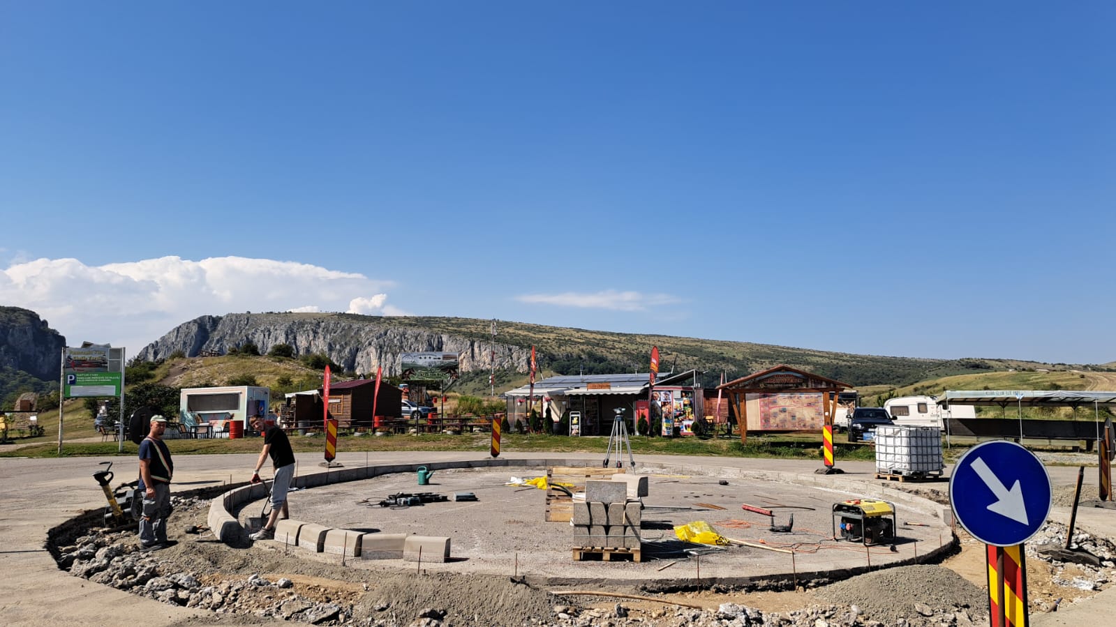 Ambuteiaje si trafic CJ Cluj construieste un giratoriu