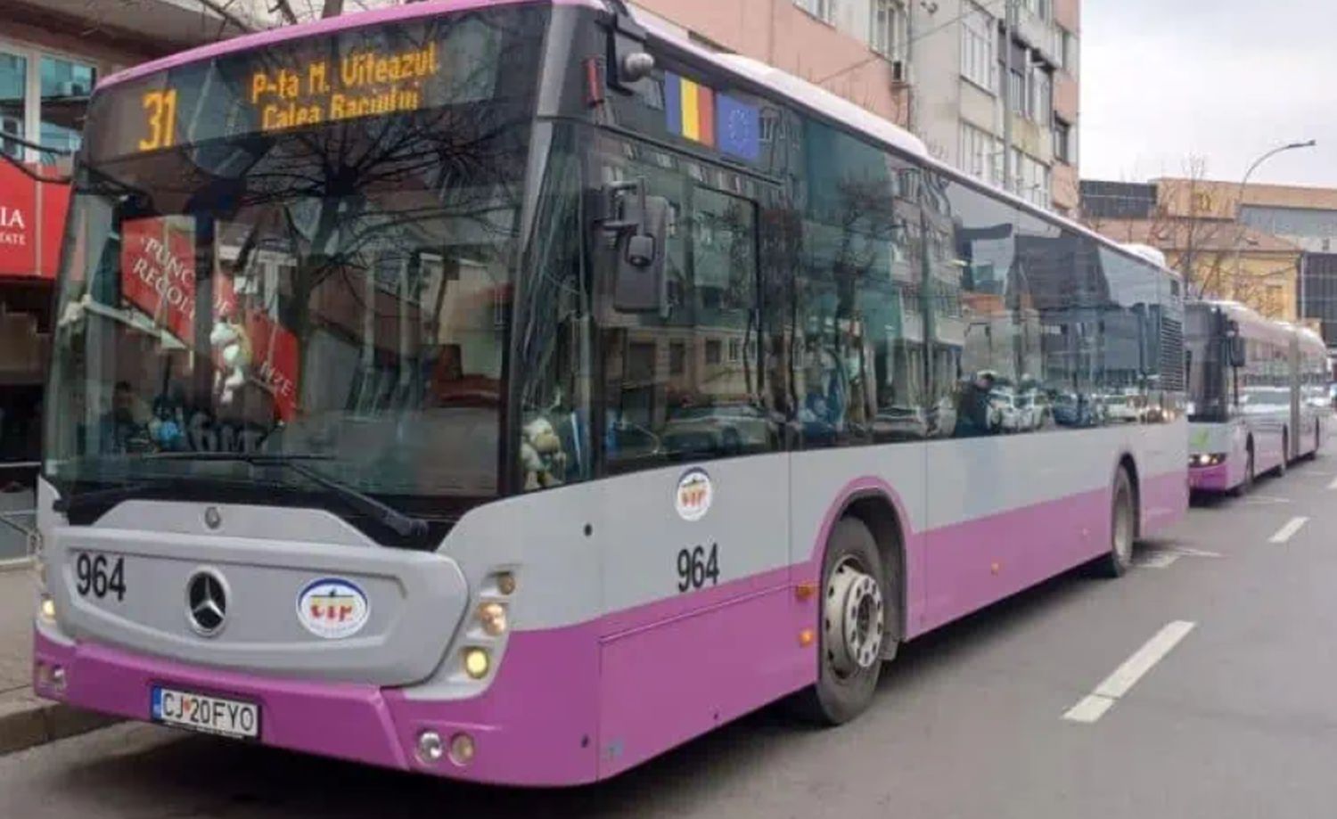 Clujenii cer CTP mai multe autobuze pe ruta aglomerata