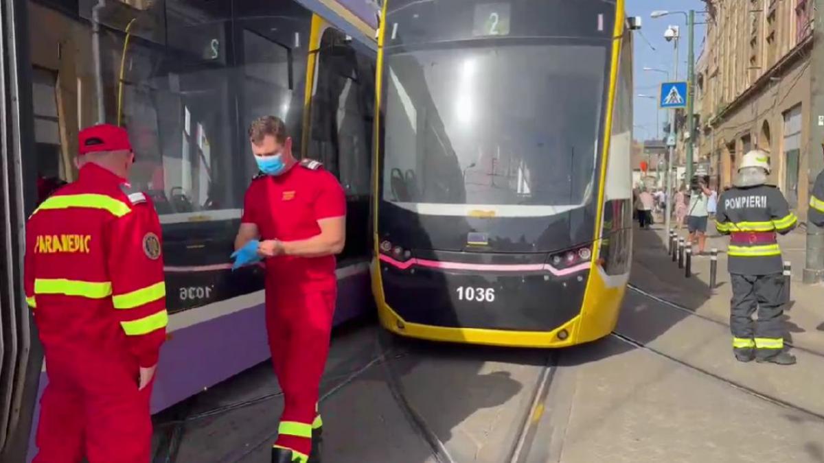 Doua tramvaie sau ciocnit in Timisora trei raniti