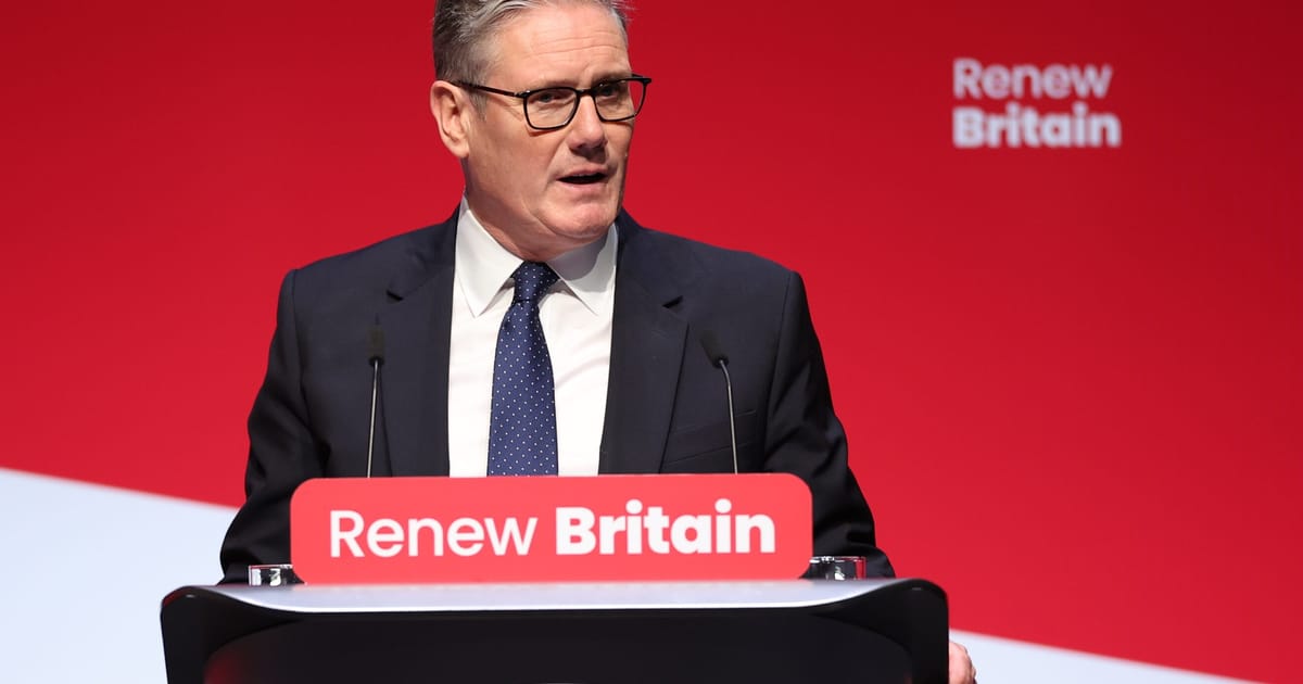 Keir Starmer numeste politica de migratie a lui Nigel Farage rasista