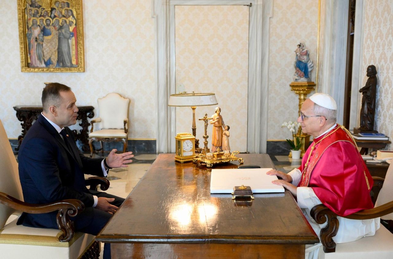 Papa Leon al XIV lea si presedintele Nawrocki in Vatican