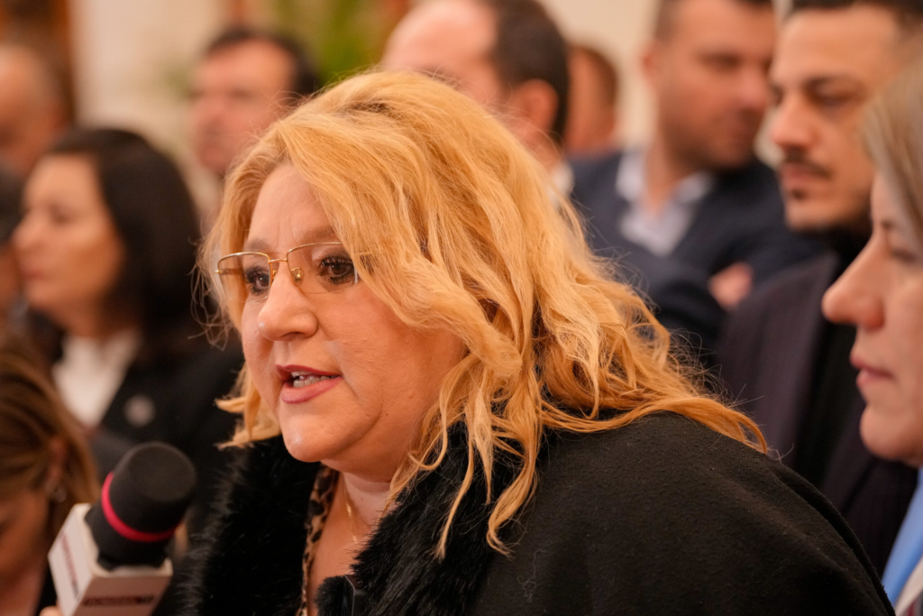 Protestul Noii Drepte si SOS Romania la Primarie