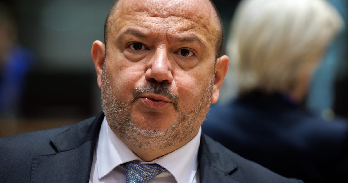 Soldatii ar putea patrula strazile Bruxelles ului pana la finalul anului