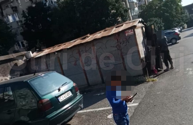 VIDEO O familie cu doi copii traieste in garaj