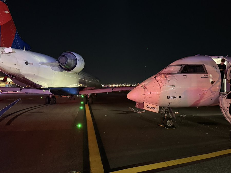 Doua avioane regionale Delta s au lovit la LaGuardia