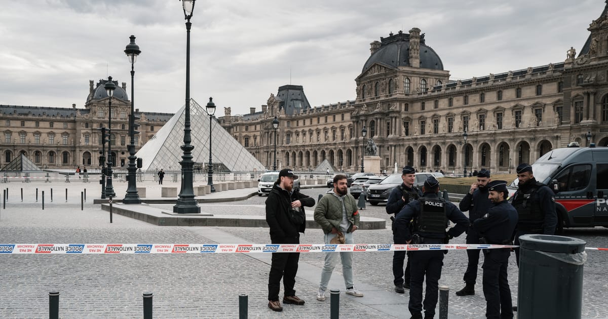 Extrema dreapta ataca guvernul Macron pentru jaful de la Louvre